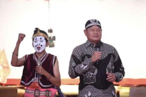 Konsisten Cintai Budaya, Laksamana TNI Hadiri Pagelaran Wayang Kulit 1 Layar 4 Dalang