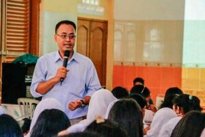 Ucu Martanto S IP MA dosen Ilmu Politik dari Fakultas Ilmu Sosial dan Ilmu Politik (FISIP) Universitas Airlangga (UNAIR)