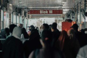 Pemprov DKI Jakarta Uji Coba WFH dan PJJ Menyikapi Polusi Udara dan KTT ASEAN Mobilitas warga Jakarta (Naufal Fawwaz Assalam, unsplash)
