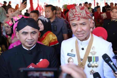 HUT ke-78 RI, Ganjar Pranowo Ucapkan Terima Kasih pada Seluruh Masyarakat Ganjar Pranowo bersama Taj Yasin Maimoen