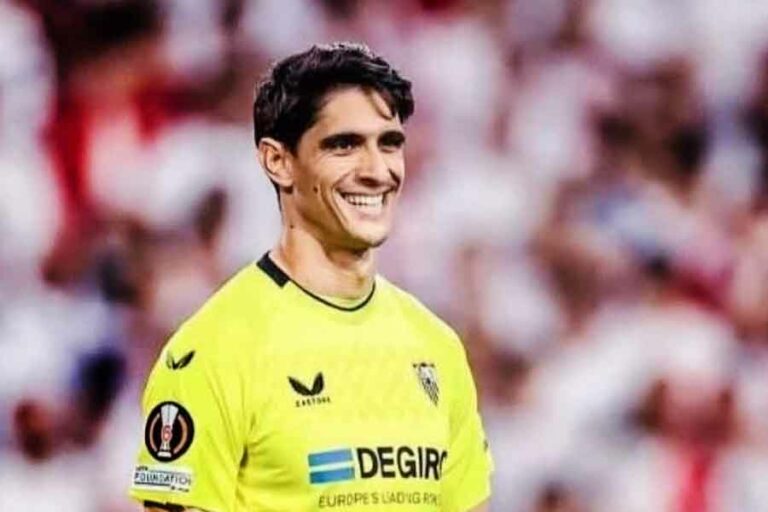 Kiper Sevilla FC Yassine Bono Segera Gabung dengan Al Hilal di Liga Arab Saudi Yassine Bounou 'Bono', Kiper Sevilla FC (foto: Instagram @bounouyassine_bono)