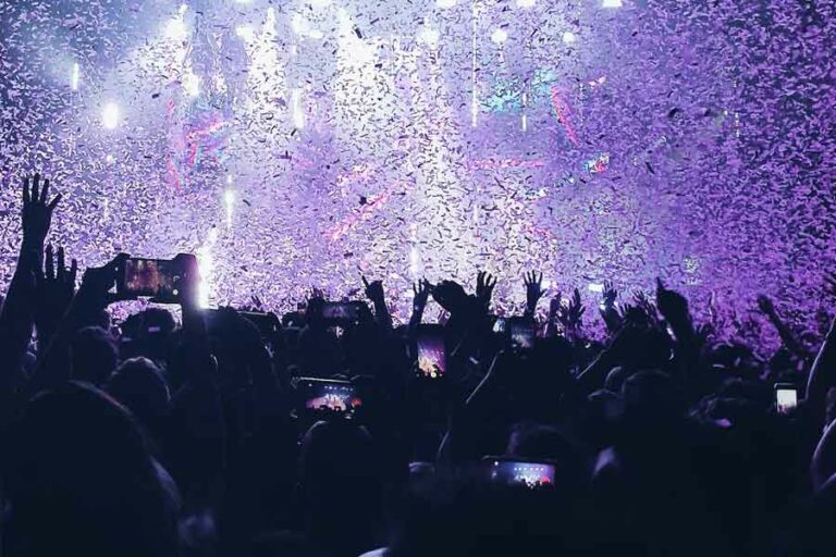 Ilustrasi gelaran konser (foto: Samuel Regan-Asante, unsplash)