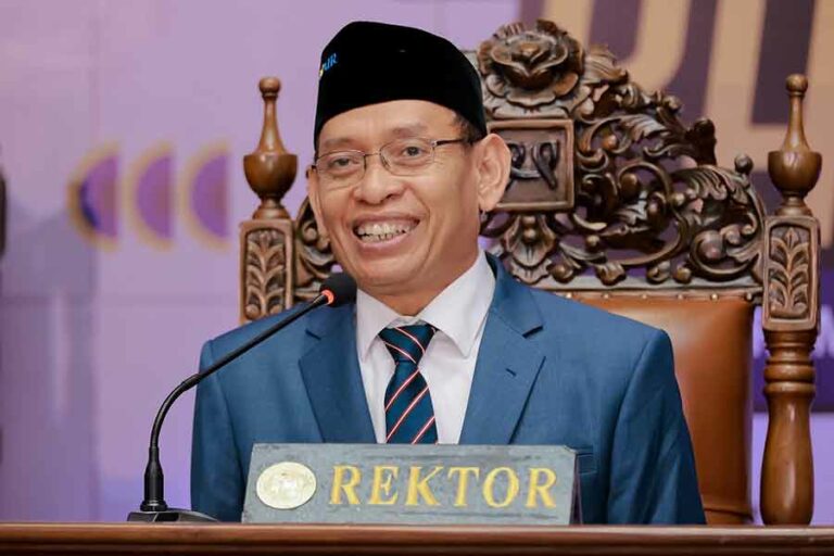 Rektor Unair Prof. Dr. Moh. Nasih, SE., MT., Ak.