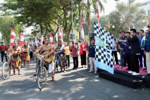 Lepas Kirab Budaya Laskar Gajah Mada, Emil Dardak Titipkan Pesan Persaudaraan dari Jawa Timur
