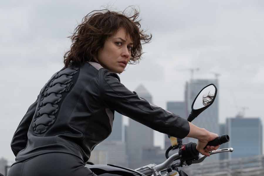 Olga Kurylenko dalam The Courier (2019)