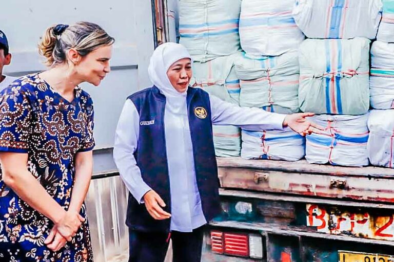 Gubernur Khofifah Lepas Ekspor Perdana Rumput Laut ke Australia