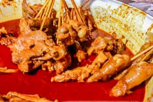 Kuliner Malam Blora di Warung Pak Joko, Nikmatnya Menu Ayam Bumbu Merah dan Kuah Lembarang