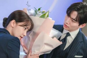 Episode Final, Penonton Drama King the Land JTBC Langsung Meroket Salah satu adegan ikonik dalam King the Land (2023).