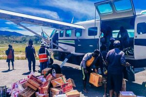 Kemenhub Salurkan Bantuan Bahan Pokok untuk Warga Terdampak Kekeringan di Papua Tengah