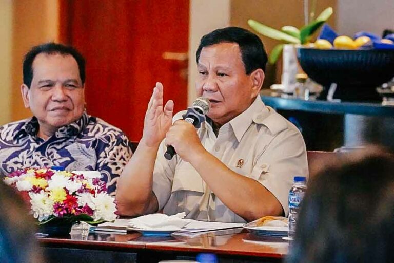 Menteri Pertahanan Prabowo Subianto saat berkunjung ke Transmedia di Menara Bank Mega, Jakarta Selatan