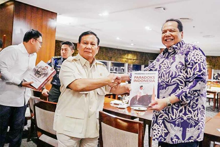 Menteri Pertahanan Prabowo Subianto saat berkunjung ke Transmedia di Menara Bank Mega, Jakarta Selatan