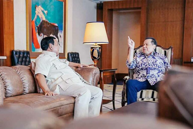 Menteri Pertahanan Prabowo Subianto saat berkunjung ke Transmedia di Menara Bank Mega, Jakarta Selatan