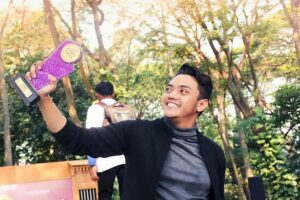 Bawa Konsep Interaktif, Mahasiswa FIB Airlangga Raih Juara I Lomba Video Kreatif Nasional Surya Ganda Syah Putra, mahasiswa Sastra Inggris Fakultas Ilmu Budaya (FIB) angkatan 2021,