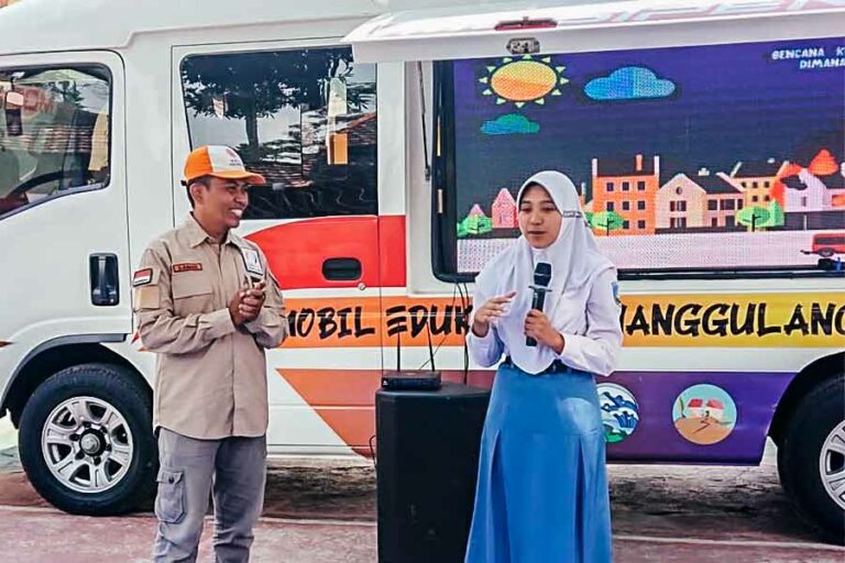 Kegiatan Satuan Pendidikan Aman Bencana (SPAB) yang diselenggarakan oleh BPBD Jawa Timur bekerjasama dengan Sekber Relawan Penanggulangan Bencana (SRPB) Jawa Timur.