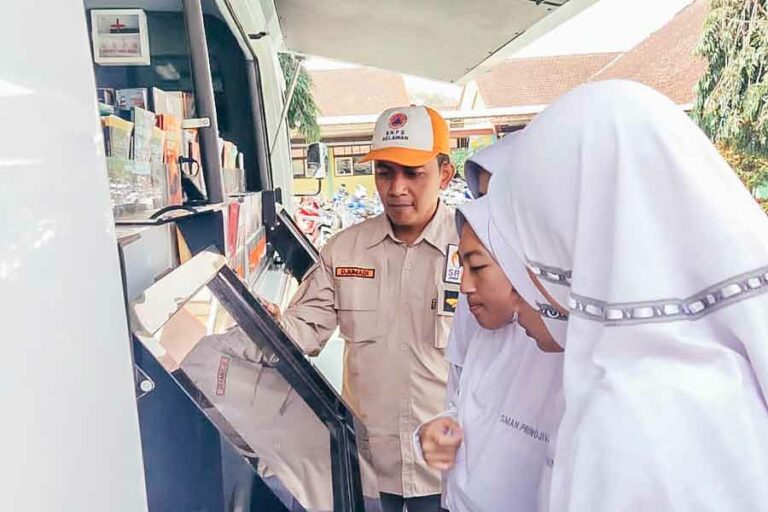 Kegiatan Satuan Pendidikan Aman Bencana (SPAB) yang diselenggarakan oleh BPBD Jawa Timur bekerjasama dengan Sekber Relawan Penanggulangan Bencana (SRPB) Jawa Timur.