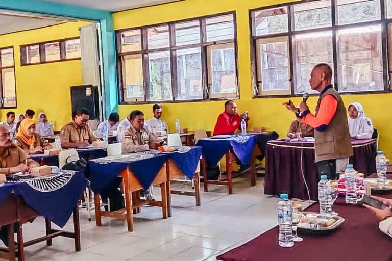 Kegiatan Satuan Pendidikan Aman Bencana (SPAB) yang diselenggarakan oleh BPBD Jawa Timur bekerjasama dengan Sekber Relawan Penanggulangan Bencana (SRPB) Jawa Timur.