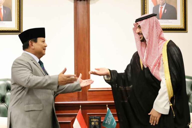 Menhan Arab Saudi Pangeran Khalid Bin Salman Kunjungi Prabowo Subianto, Ada Apa? Prabowo Subianto saat bertemu Menhan Arab Saudi Pangeran Khalid Bin Salman