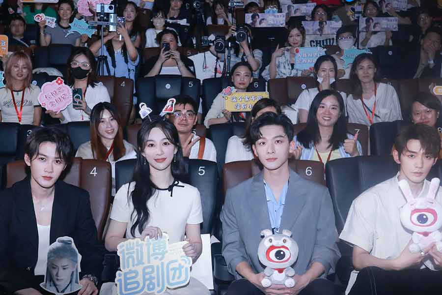 Para pemain dalam serial drama Lost You Forever