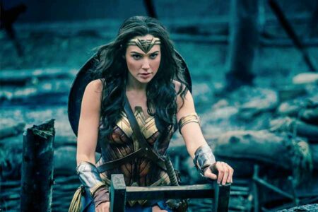 Gal Gadot dalam film Wonder Woman (2017)