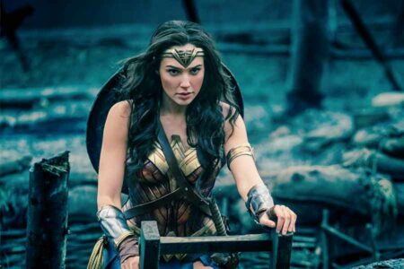 Lima Superhero Perempuan, Dari yang Muncul di Era Golden Age hingga Memenuhi Selera Pasar Gal Gadot dalam film Wonder Woman (2017)