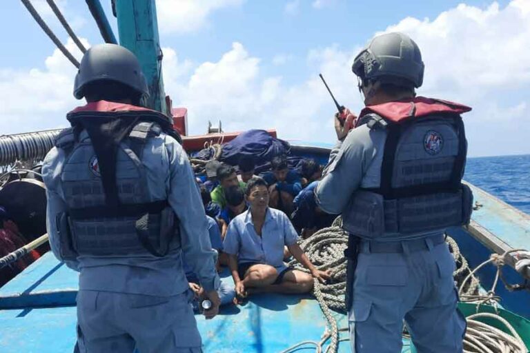 Penangkapan kapal ikan asing berbendera Vietnam di Laut Natuna Utara (foto: Humas Bakamla RI)
