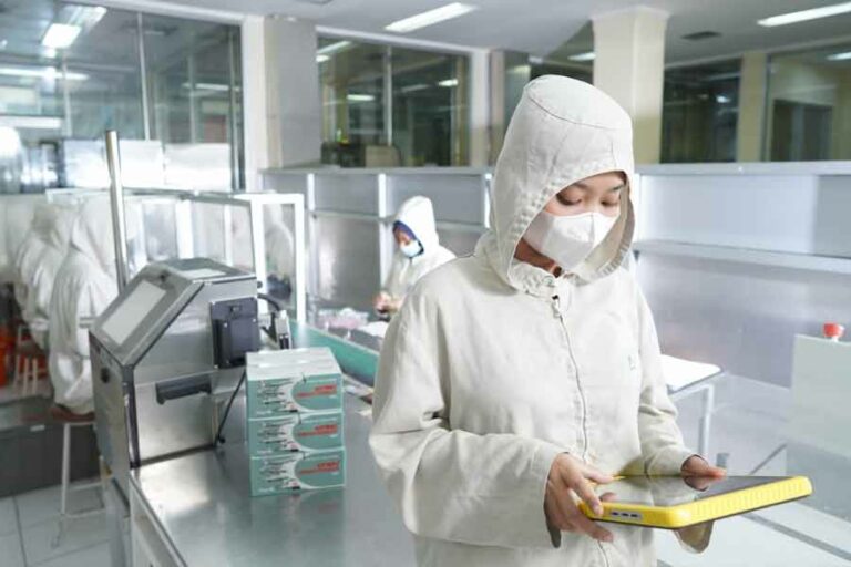 Terdampak Pandemi Covid-19 pada 2020, Phapros Terbukti Pulih dengan Baik Pandemi memberikan dampak yang besar tidak saja kepada sektor farmasi, tapi juga berbagai industri lainnya