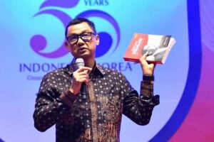 Direktur Utama PLN Darmawan Prasodjo, penulis buku 'Jokowi Mewujudkan Mimpi Indonesia'