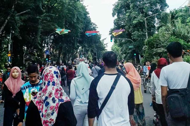 CFD di Pekanbaru Minggu Pagi Ini Dibatasi, Bareng Roadshow Bus KPK 2023 Ilustrasi Car Free Day atau CFD selalu jadi momen yang ditunggu (foto: Tiara Aydin Sava)
