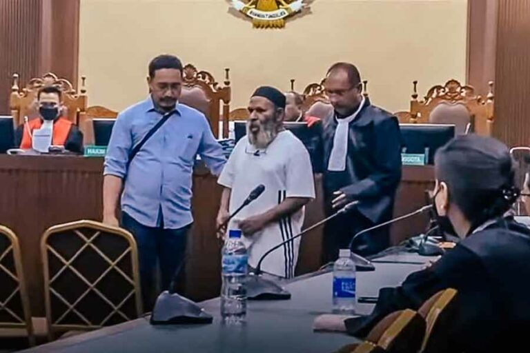 Gubernur Papua nonaktif Lukas Enembe