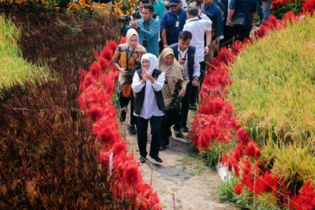 Kurangi Ketergantungan Pupuk Kimia, Gubernur Khofifah Resmikan Program Manajemen Tanaman Sehat
