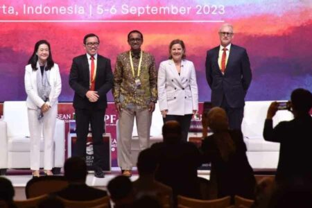 Telkom Indonesia dan Singtel Berkolaborasi dalam Proyek Hyperscale Data Center di Batam