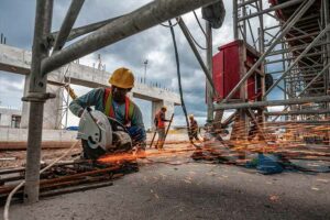 Pengerjaan proyek PT Hutama Karya