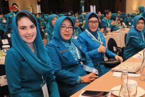 Arumi Bachsin Dardak, Ketua Tim Penggerak PKK Jawa Timur, saat mengikuti Rakornas Tim Penggerak PKK Nasional di Jakarta