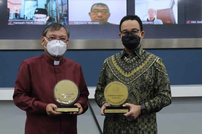 Pemprov DKI Jakarta bersama Forum Kerukunan Umat Beragama (FKUB) DKI Jakarta menerima Harmony Award 2020 yang diumumkan langsung oleh Menteri Yaqut Cholil Qoumas saat peringatan ulang tahun Kementerian Agama RI.