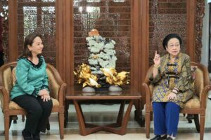 Presiden Filipina Gloria Macapagal Arroyo saat bertemu Megawati Soekarnoputri