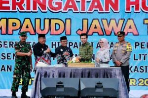 Wagub Jawa Timur Emil Dardak saat membuka Puncak Peringatan HUT HIMPAUDI di Alun-alun Kota Blitar.