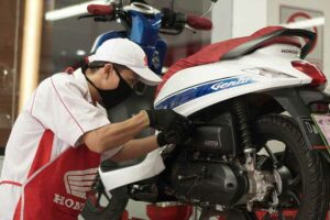 Ilustrasi layanan perawatan dan service motor Honda (foto: Dok Kemenhub)