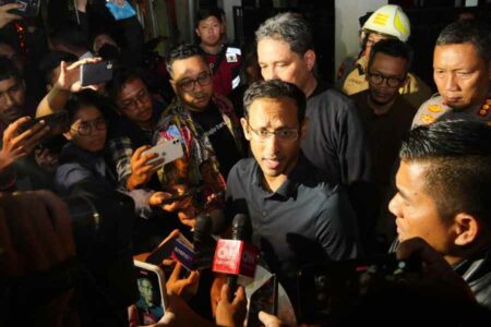 Mendikbudristek Nadiem Makarim saat meninjau Museum Nasional Indonesia yang sempat terbakar