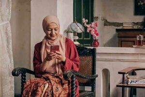 Cut Mini dalam salah satu adegan di film Kejarlah Janji (foto: Youtube @FilmKejarlahJanji)