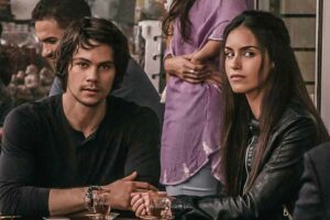 Dylan O'Brien dan Shiva Negar dalam salah satu adegan di film American Assassin (2017)