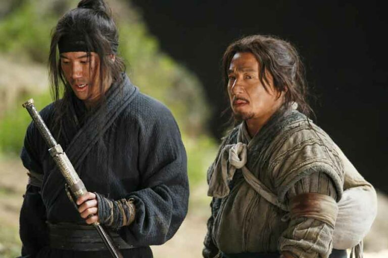Jackie Chan dan Leehom Wang dalam Little Big Soldier (2010)