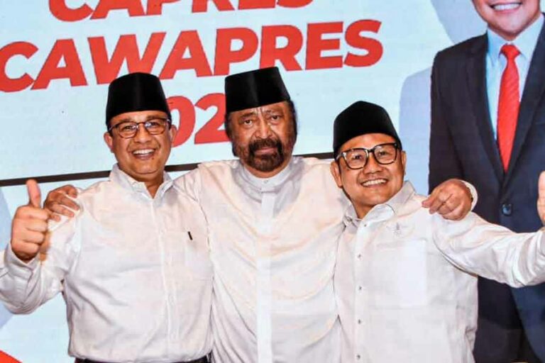Anies Baswedan, Surya Paloh, dan Muhaimin Iskandar saat deklarasi di Hotel Majapahit Surabaya (foto: Facebook @aniesbaswedan)