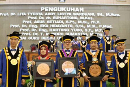 Pengukuhan guru besar Universitas Diponegoro di Gedung Prof. Soedarto SH., Tembalang (foto: Dok Humas Undip)