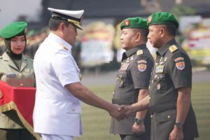 Upacara serah terima jabatan Kepala Staf Angkatan Darat (Kasad) dari Jenderal TNI Dudung Abdurachman kepada Jenderal TNI Agus Subiyanto di Mabes AD, Jakarta Pusat