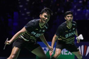 Ganda putra Indonesia Bagas Maulana/Muhammad Shohibul Fikri saat melawan He Ji Ting/Ren Xiang Yu asal China