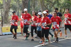 Ganjar Nikmati Lari Pagi di Kawasan Ancol Bareng Kagama