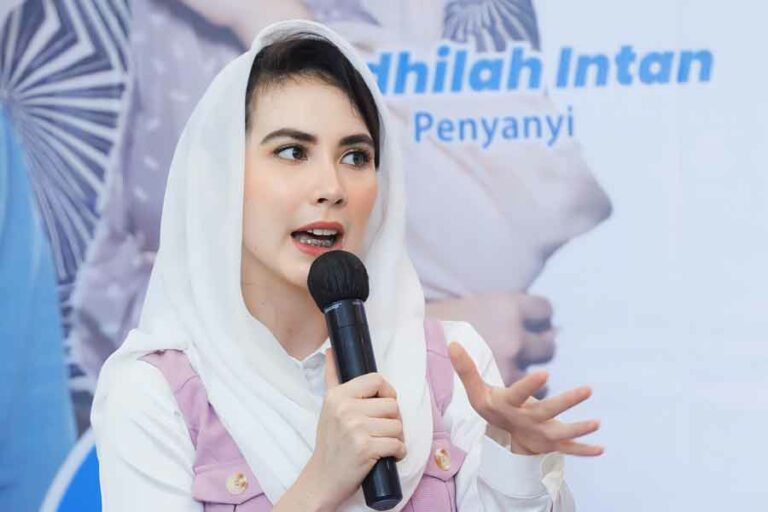 Ketua TP PKK Provinsi Jawa Timur Arumi Bachsin Elestianto Dardak