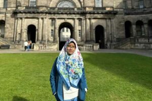 Fathia Feriztha Saifuddin, mahasiswi program studi Teknik Robotika dan Kecerdasan Buatan (TRKB) Fakultas Teknologi Maju dan Multidisplin (FTMM), penerima beasiswa IISMA saat ini tengah menjalani perkuliahan di University of Edinburgh