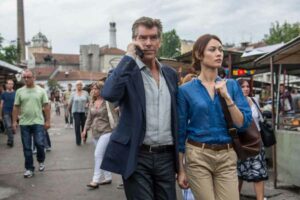 Sinopsis The November Man (2014), Misi Terakhir Pierce Brosnan Lindungi Saksi Kunci Pierce Brosnan dan Olga Kurylenko dalam The November Man (2014)