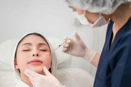 Dermies Max by Erha Resmikan Dua Klinik Baru di Cikarang dan Tangerang Treatment skin booster anti aging, salah satu layanan yang ditawarkan Dermies Max by Erha di klinik kecantikannya